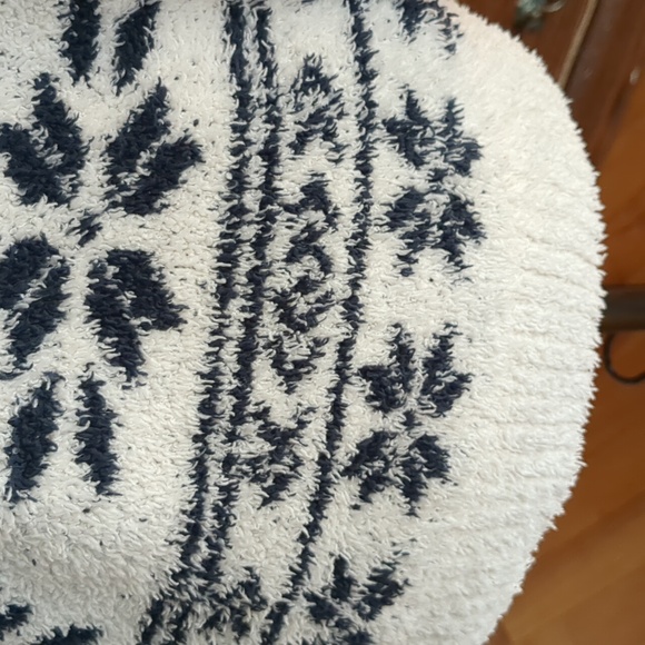 Barefoot Dreams Cozy Chic Heavyweight Knit Snowflake Sweater Navy/Cream XS - Picture 4 of 9